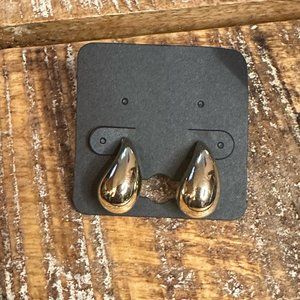 The Gold Teardrop Earrings